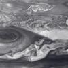 Jupiter  : tache rouge. (En noir et blanc ! )
