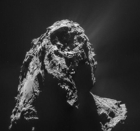 Comet_on_16_January_2015_NavCam-580x543