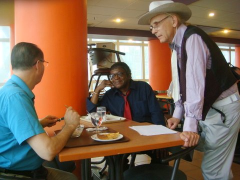 Yvon Cayrel et José (au centre)