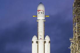 Falcon Heavy (le haut avec la coiffe protectrice )