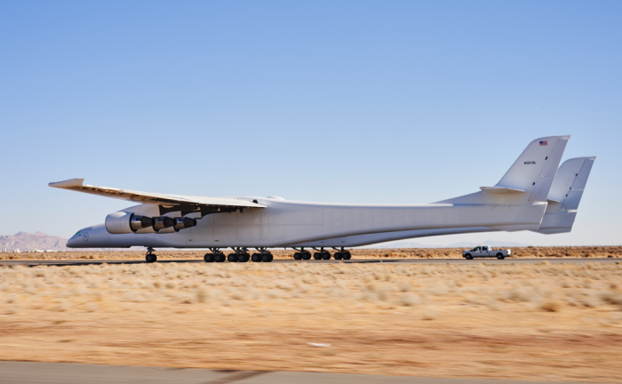 Stratolaunch test de roulage.